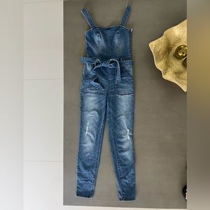 BEBE Sweetheart Distressed Denim Overall Jumper Skinny Leg belted waist Size 27